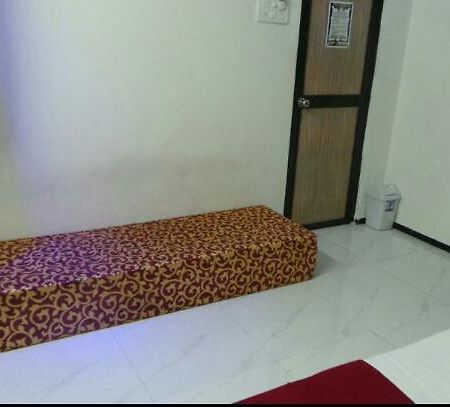 New Metro Guest House Mumbai Eksteriør bilde