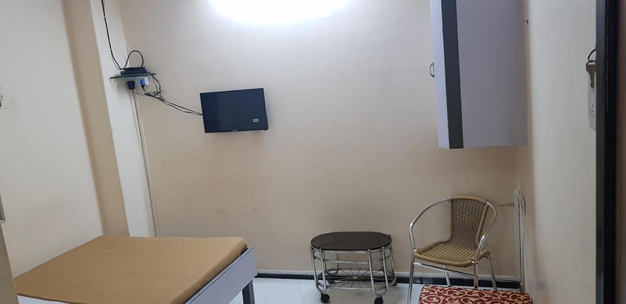 New Metro Guest House Mumbai Eksteriør bilde
