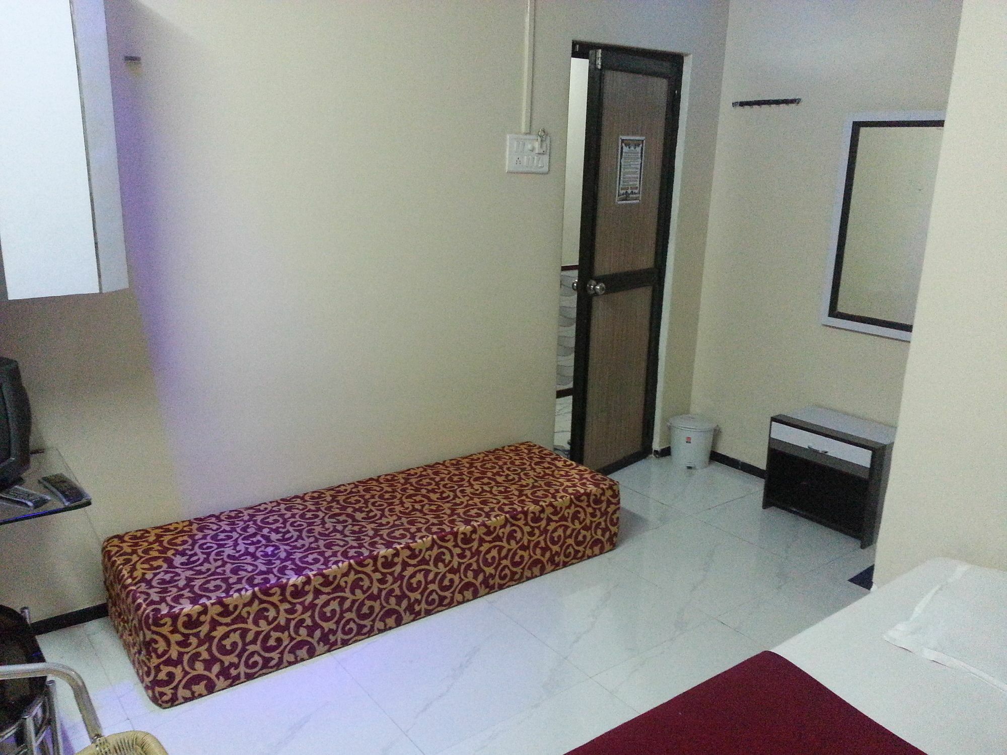 New Metro Guest House Mumbai Eksteriør bilde