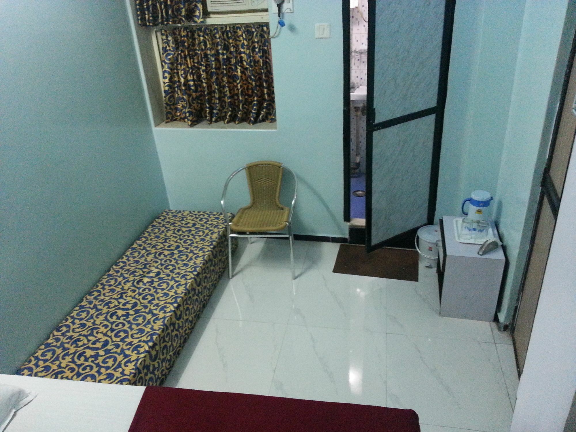 New Metro Guest House Mumbai Eksteriør bilde